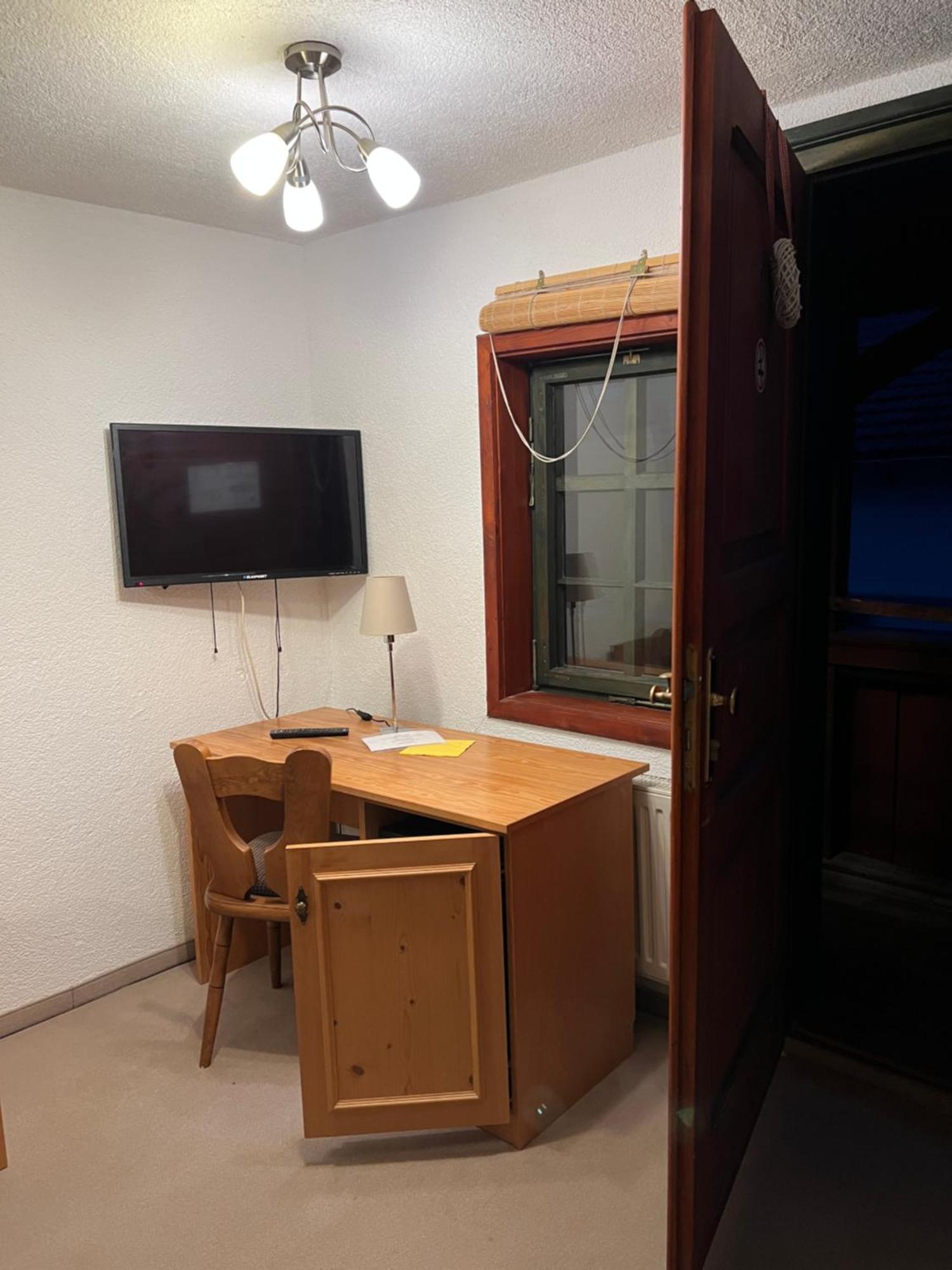 Hotel Erfurter Kreuz Kirchheim  Екстериор снимка