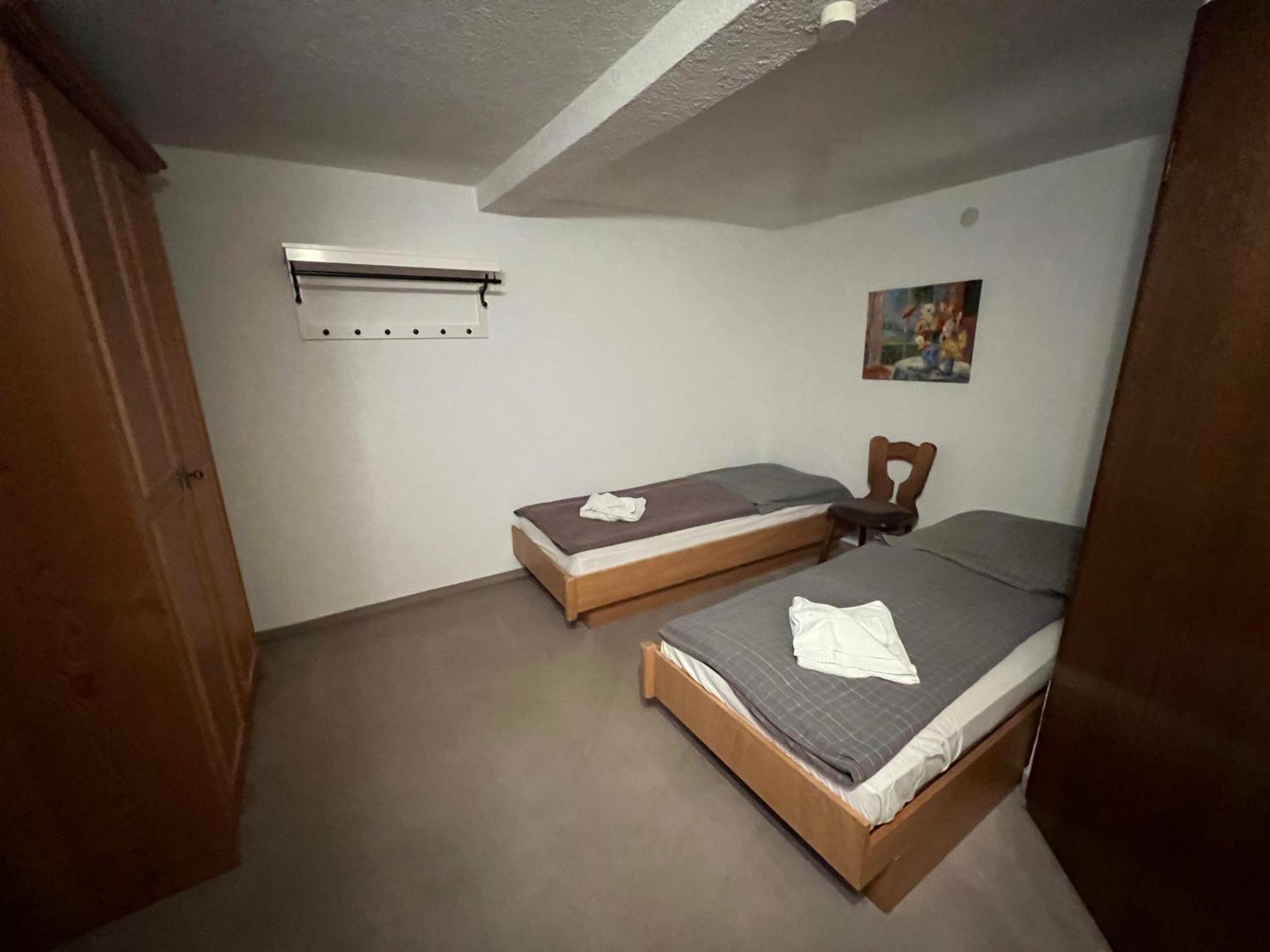 Hotel Erfurter Kreuz Kirchheim  Екстериор снимка