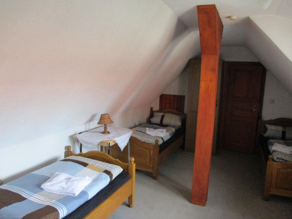 Hotel Erfurter Kreuz Kirchheim  Екстериор снимка