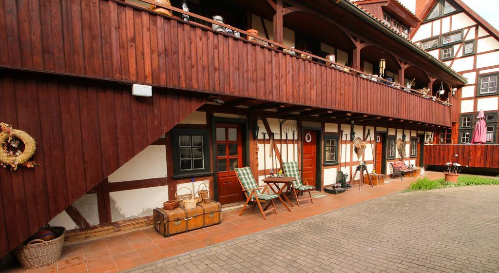 Hotel Erfurter Kreuz Kirchheim  Екстериор снимка