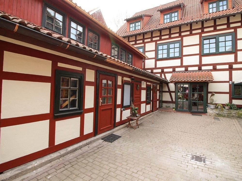 Hotel Erfurter Kreuz Kirchheim  Екстериор снимка